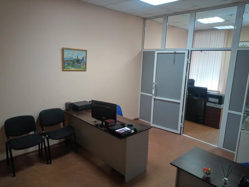 В офисе комната 1
